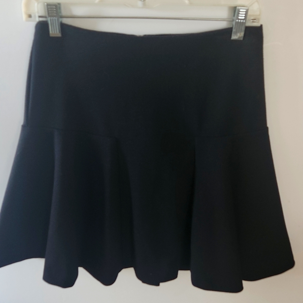 Elle skater pleated skirt. 2